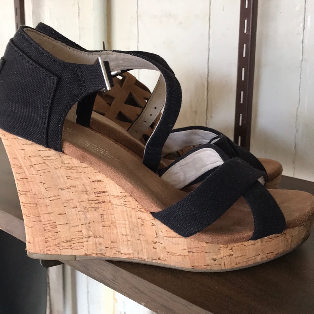 Toms wedges size 6W